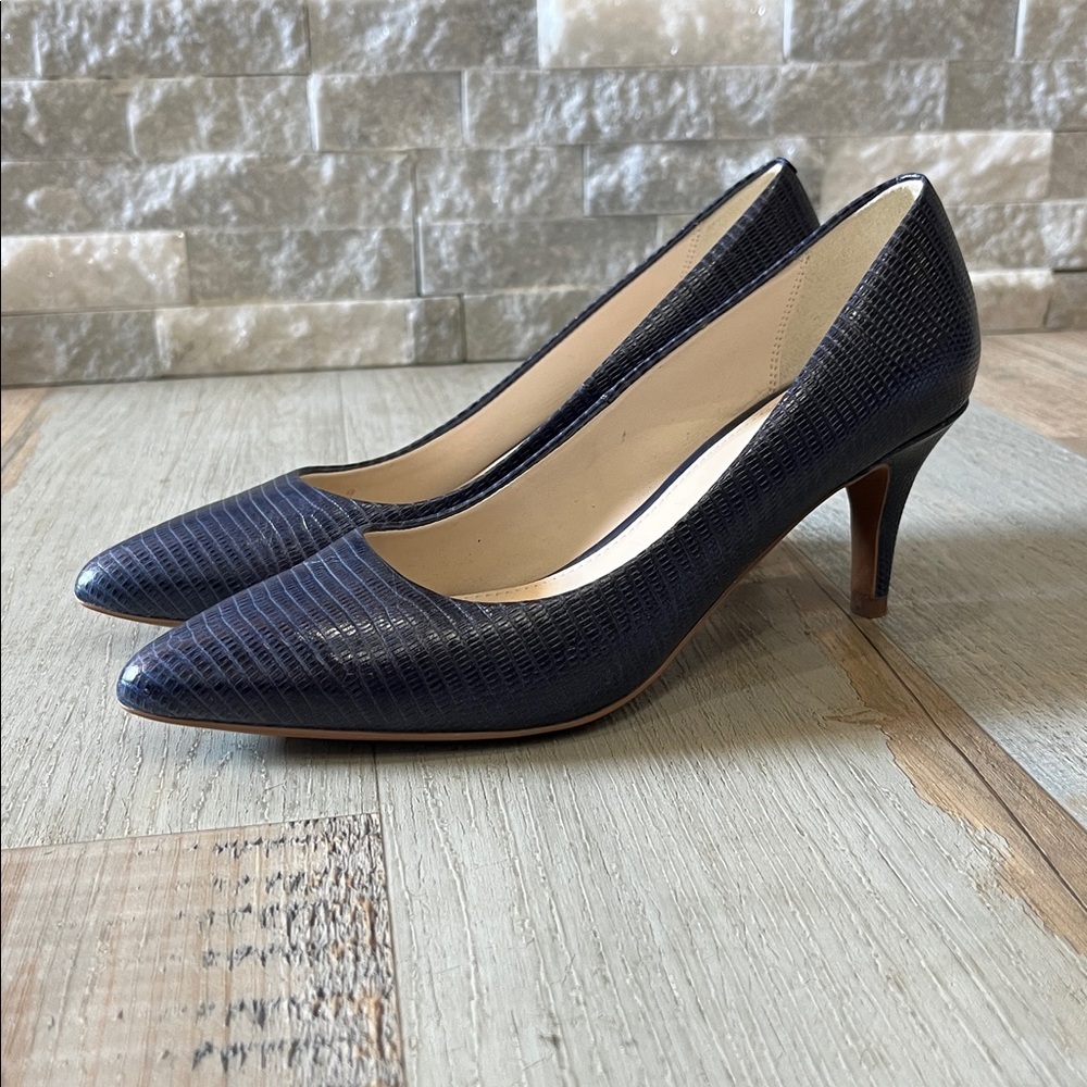 Cole Haan Women's Navy Blue Textured 7” Heels Sz 6B Office Career Business Chic - Picture 5 of 10